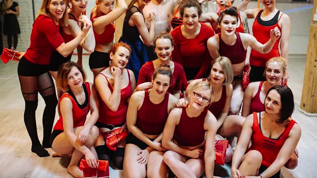 POLE DANCE! | CyrekWeek #3