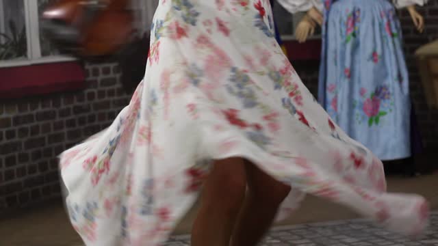 Teresa Walerjańska Muzyka wesoło nam gra