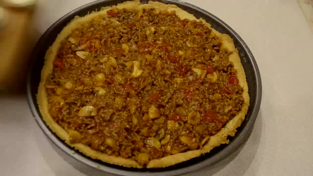 Tarta z mięsem i warzywami